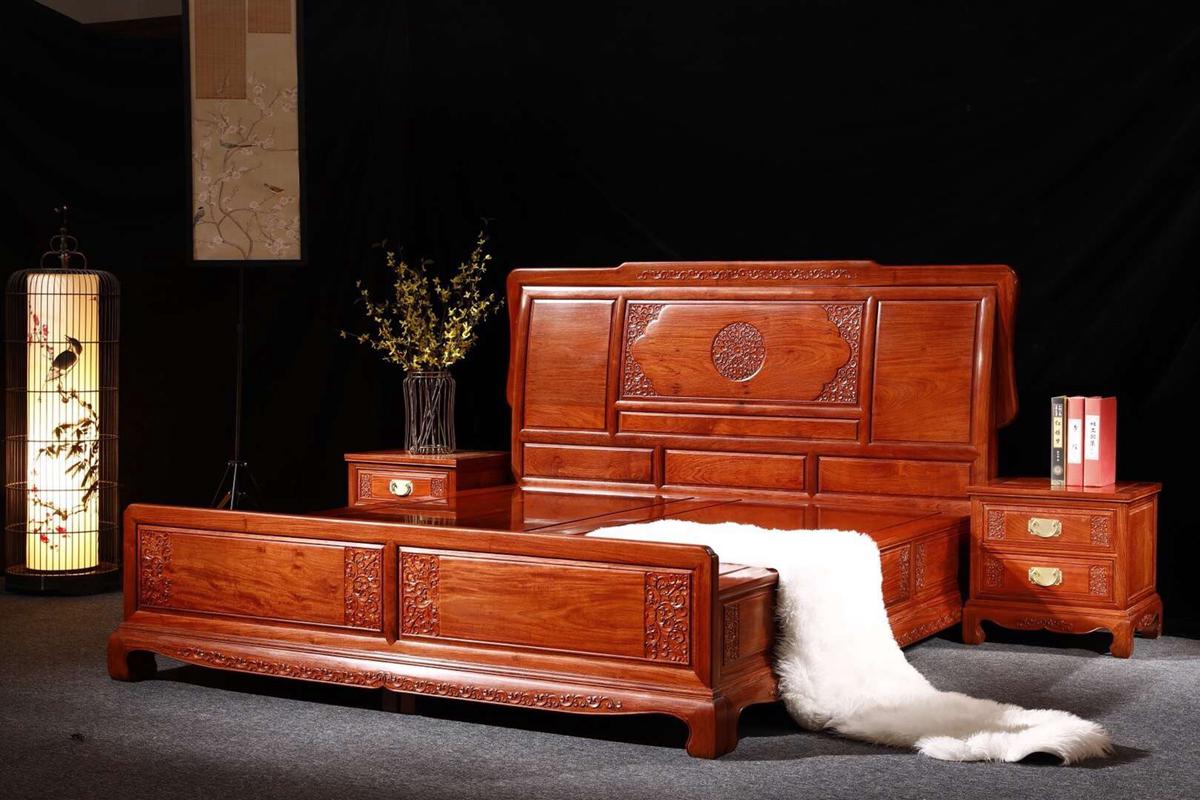 精心保養(yǎng)讓紅木家具歷久彌新